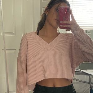 PINK Kendall & Kylie cropped sweater